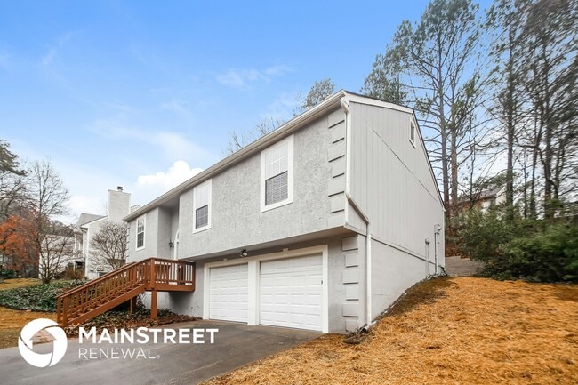 Building Photo - 1817 Cres Hill Dr NW