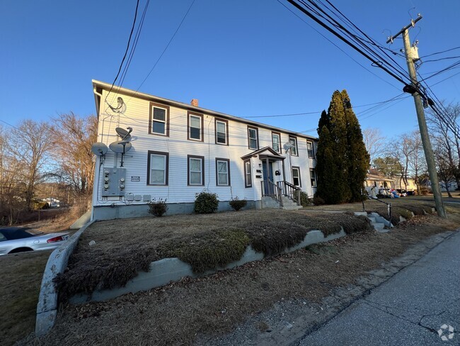 Building Photo - 45 School St