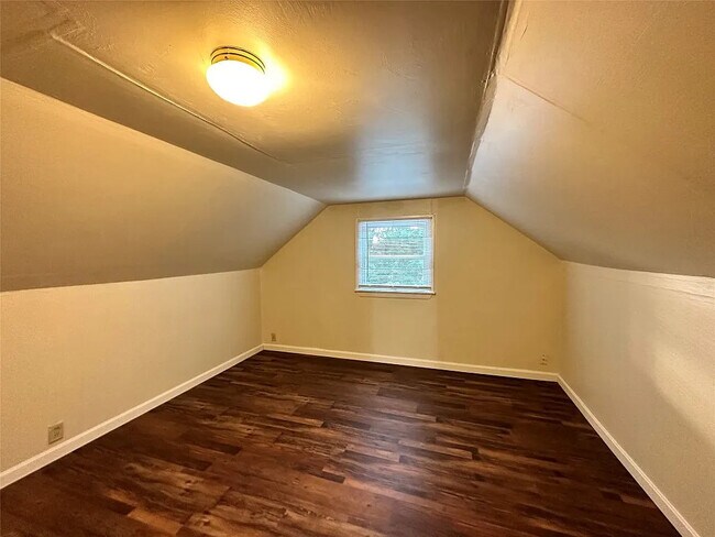 Foto del edificio - 548 E 38th St