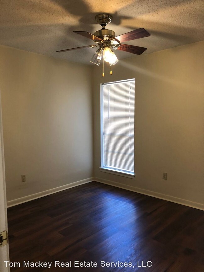 Building Photo - 5 br, 2.5 bath House - 10016 Hackberry Dr