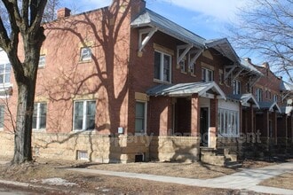 Building Photo - 130 Parsons St