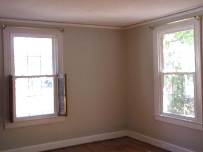 Building Photo - 105 E Edgewood Drive Durham NC