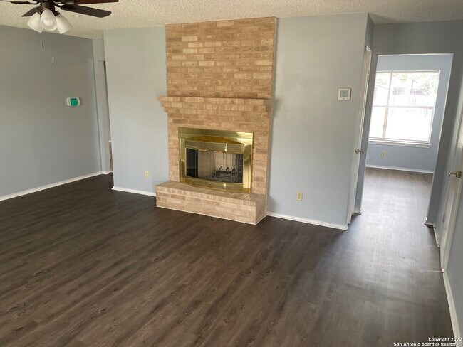 Foto del edificio - 2514 Ravina St