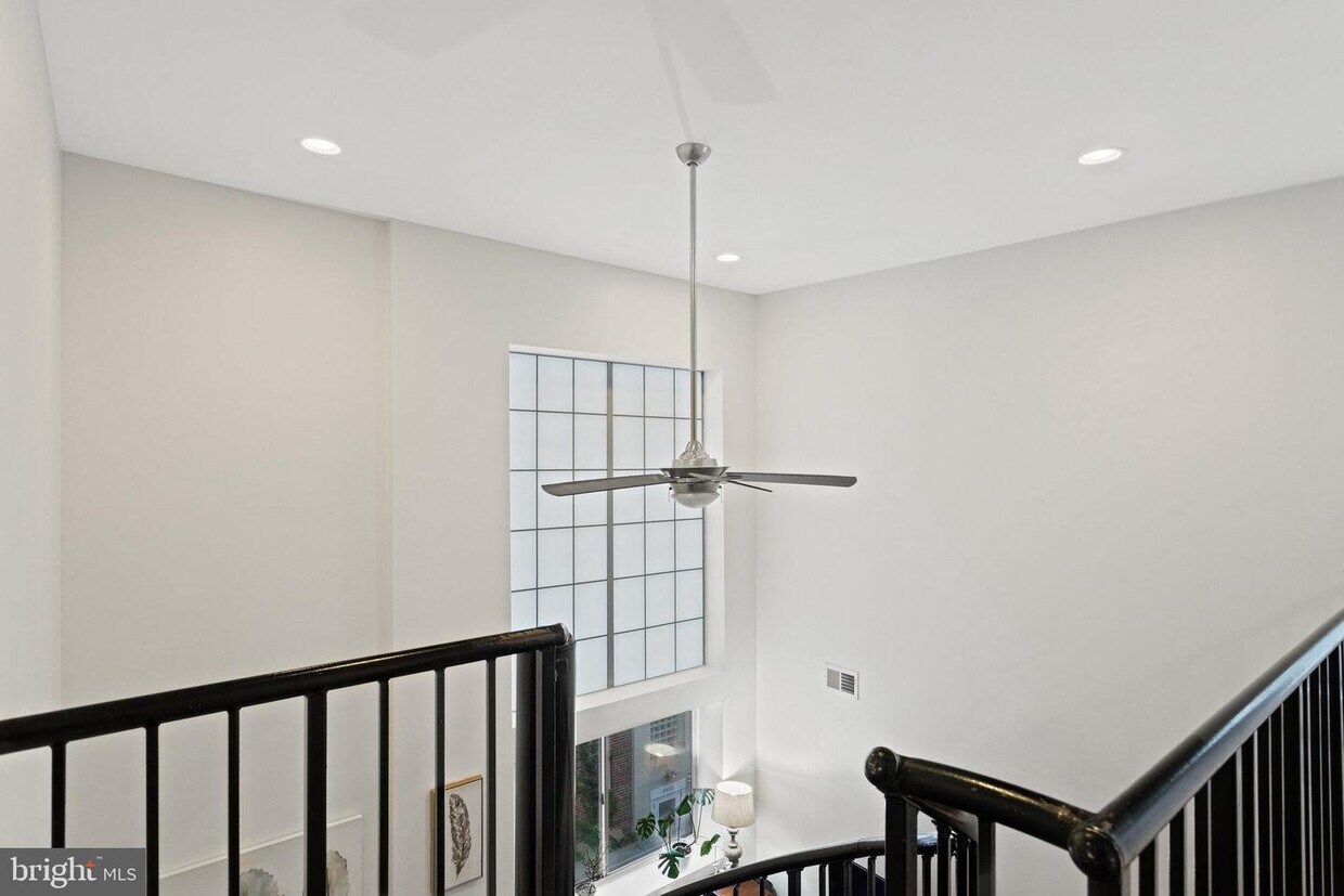 Foto principal - 5407 9th St NW