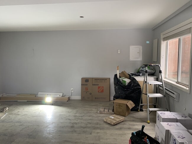 Building Photo - 3639 Dunsmuir Way