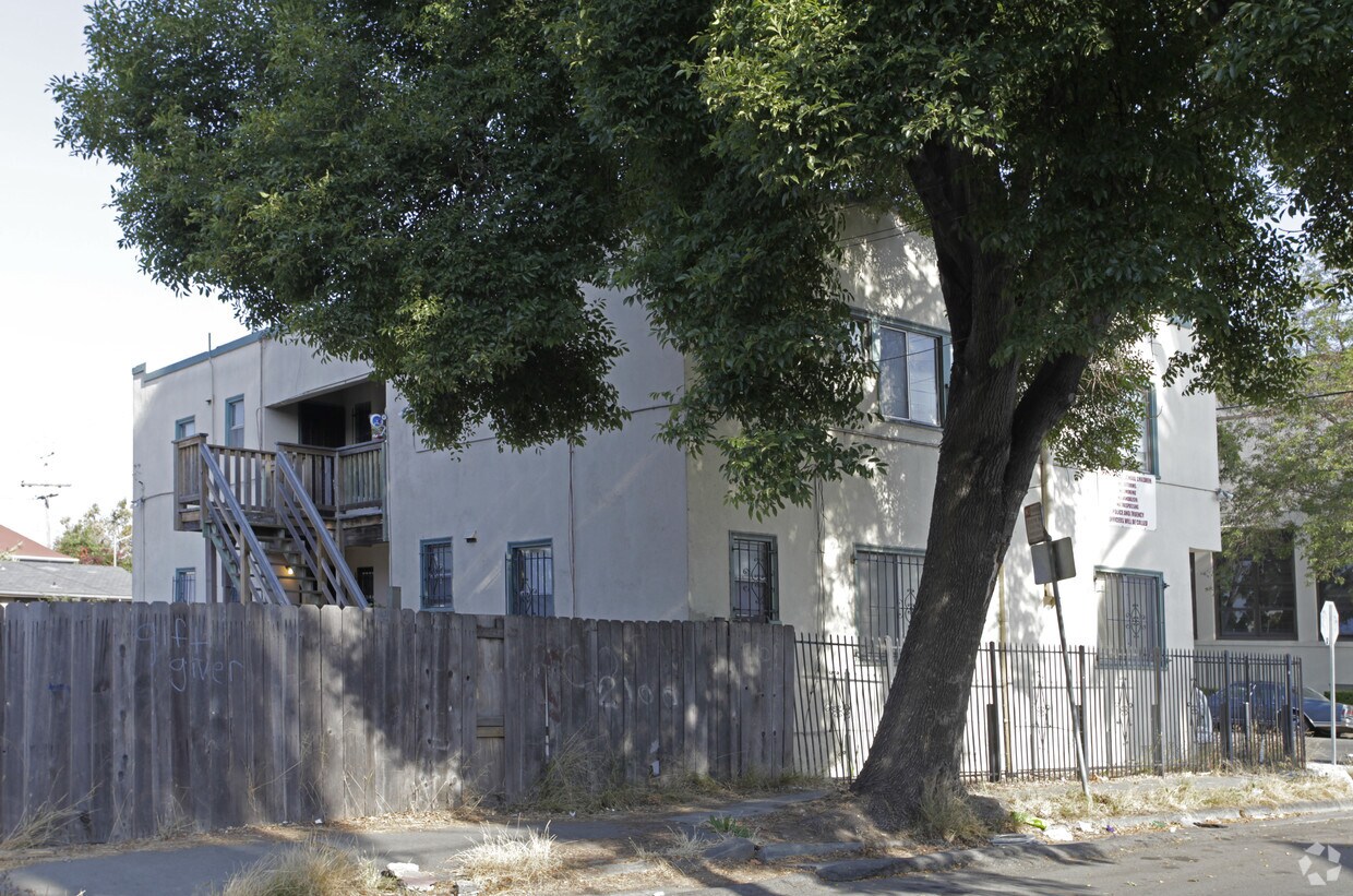 Building Photo - 955-959 26th St