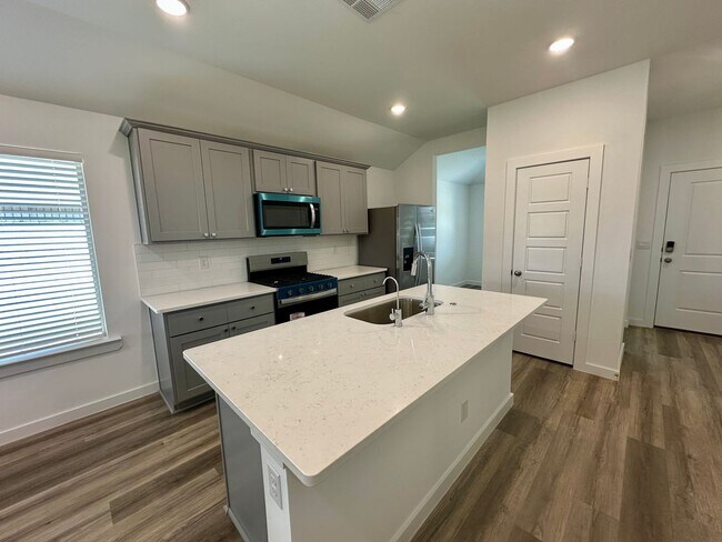 Foto del edificio - 3 bed 2 bath - Frenship ISD