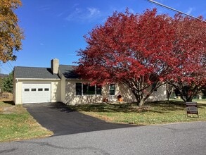 Building Photo - 15341 Orchard Ave