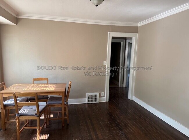 Foto del edificio - 2407 E 68th Terrace