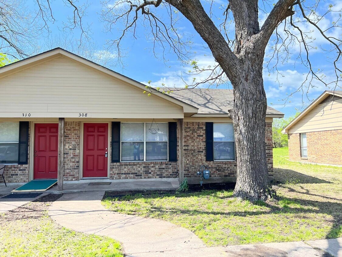 304 McBride St Unit 308, Lone Oak, TX 75453 Apartments in Lone Oak