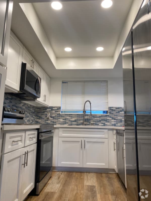 Building Photo - 5000 S Centinela Ave
