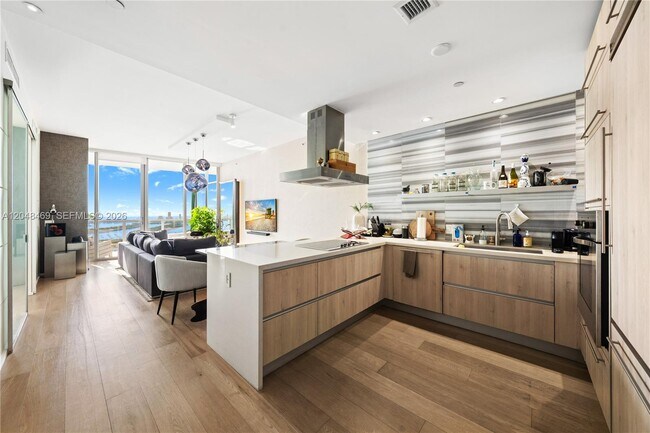 Foto del edificio - 1100 Biscayne Blvd