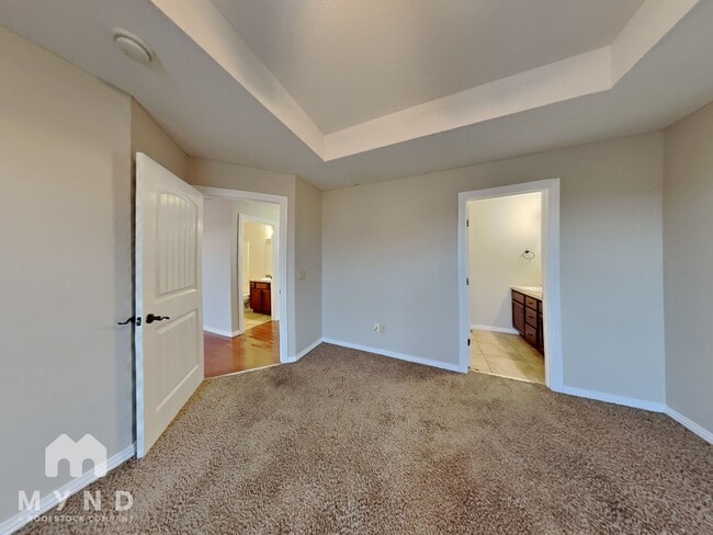 Building Photo - 5673 S Lexington Ave