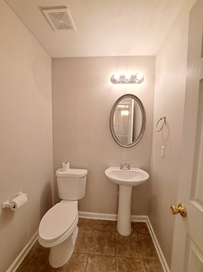 Foto del edificio - 7607 Pleasantville Way