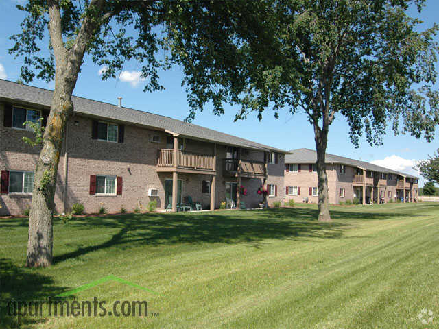 Building - Layden Drive Estates Apartments