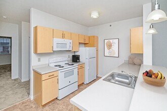 Building Photo - Limestone Creek Apartment Homes