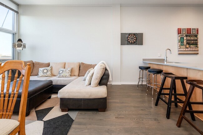 Foto del edificio - 1540 W Fullerton Ave