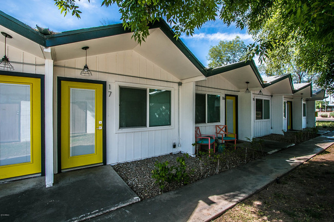 Building Photo - 2309 S College Ave