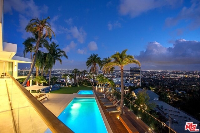 Building Photo - 9444 Sierra Mar Pl