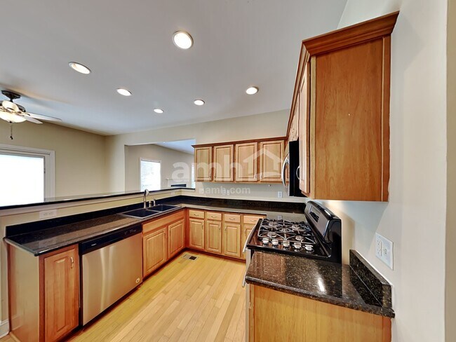 Foto del edificio - 313 Forest Bend Dr