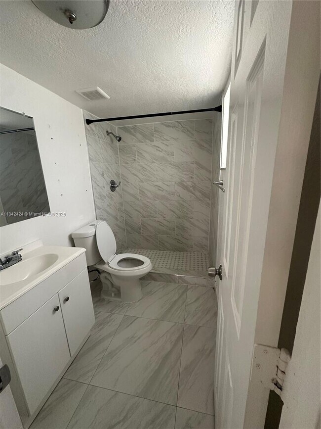 Foto del edificio - 3901 NW 9th Ave
