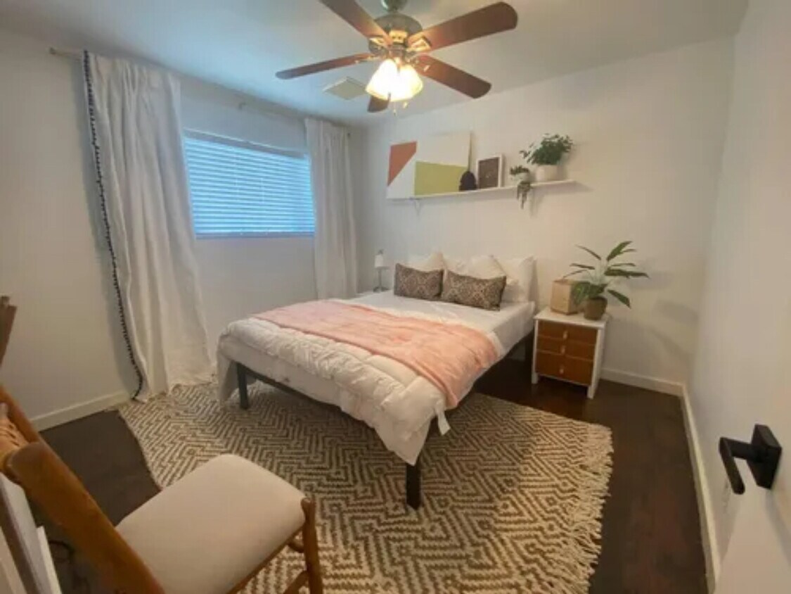 Foto principal - 332 N 73rd St