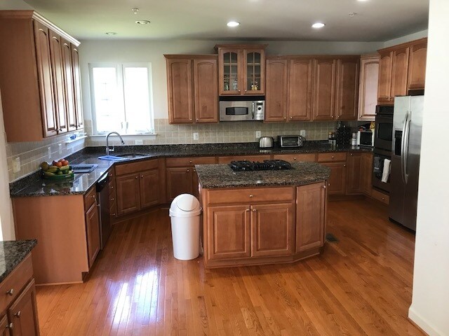 Building Photo - 406 Potomac Ridge Dr