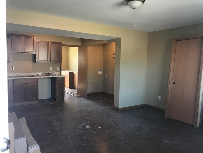 Building Photo - 2619 Sierra Dr