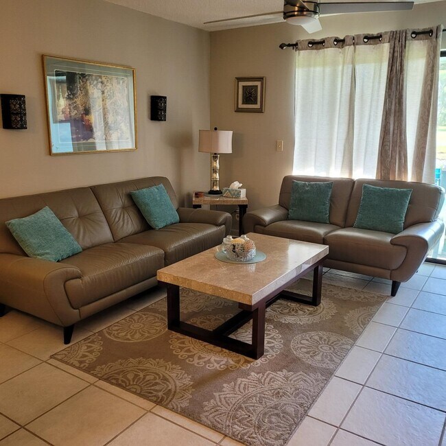 Foto del edificio - 4626 Lucerne Lakes Blvd E