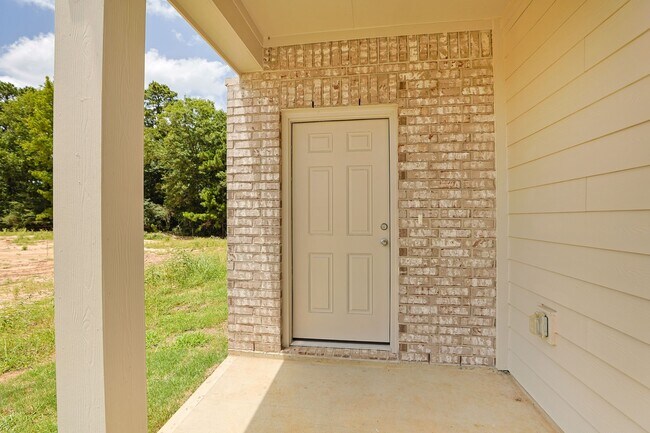 Building Photo - 15052 Ronan Dr