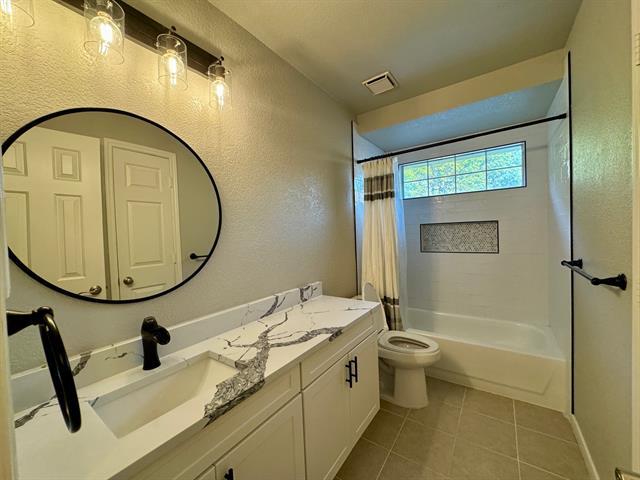 Foto del edificio - 2706 Sunny Meadow Ct