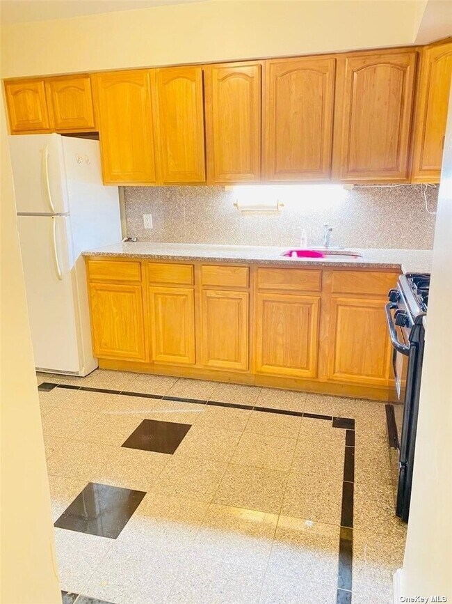 Foto del edificio - 56-61 219th St