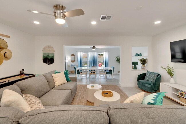 Foto del edificio - 1543 Lakeview Rd