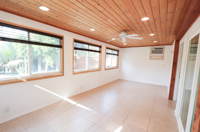 Foto del edificio - 70100 Chappel Rd