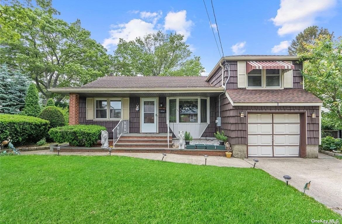 6 Pine St, Hicksville, NY 11801 House Rental in Hicksville, NY