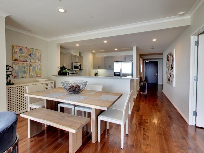 Building Photo - 2 bedroom in San Francisco CA 94104