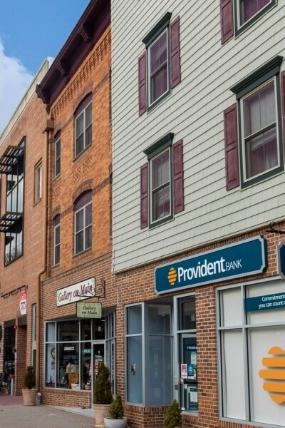 Building Photo - 28 W Main St