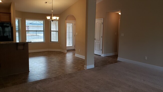 Foto del edificio - 6328 Parakeet Trail