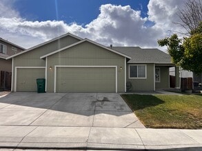 Building Photo - 541 Summer St