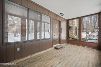 Building Photo - 110 Amberly Dr