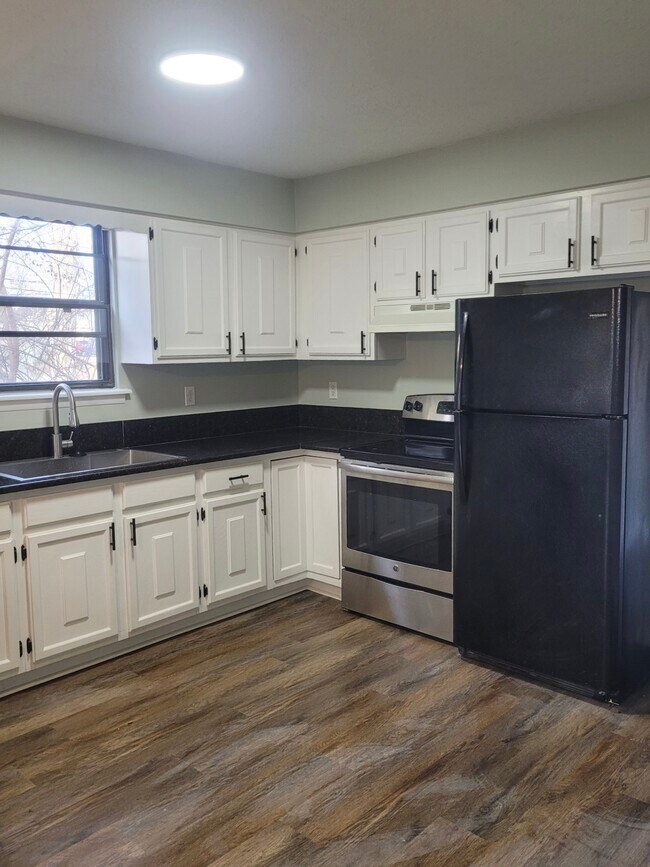 Foto del edificio - 8511 England St