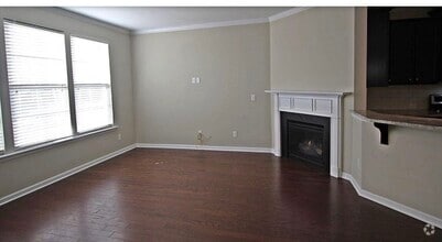 Building Photo - 1404 Alemany St