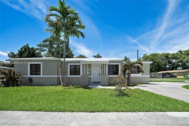 Foto del edificio - $3,300 16970 SW 303rd St