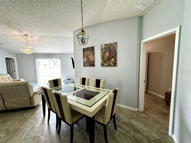 Foto del edificio - 11738 Lynmoor Dr