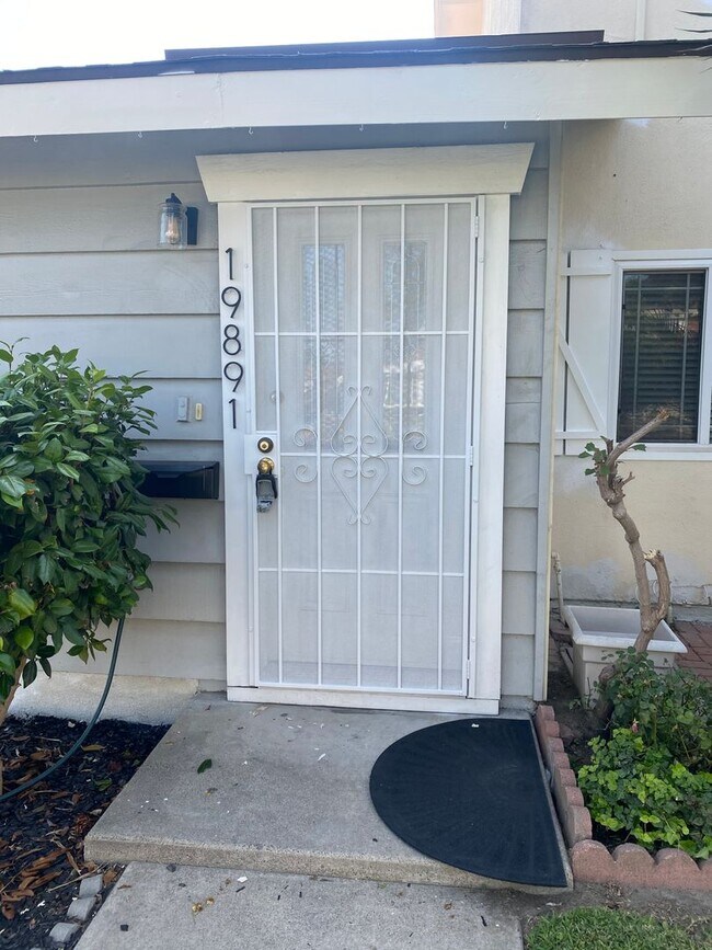 Foto del edificio - 1 Bed, 1 Bath Downstairs Condo - 19891 Pic...