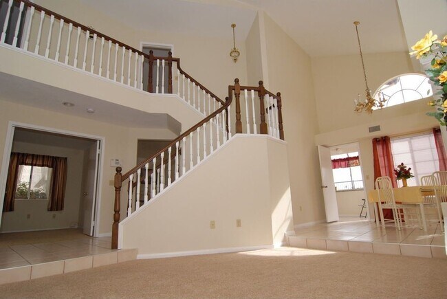 Building Photo - Desirable Rancho Del Oro Home