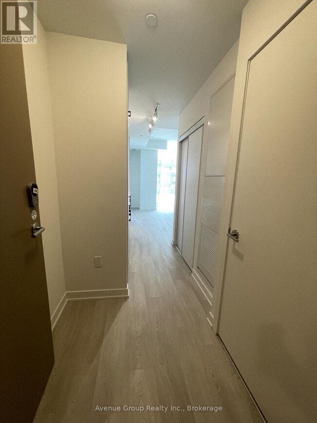 Building Photo - 5 Quarrington Ln