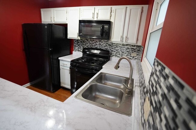 Building Photo - 361 Farnsworth Ct