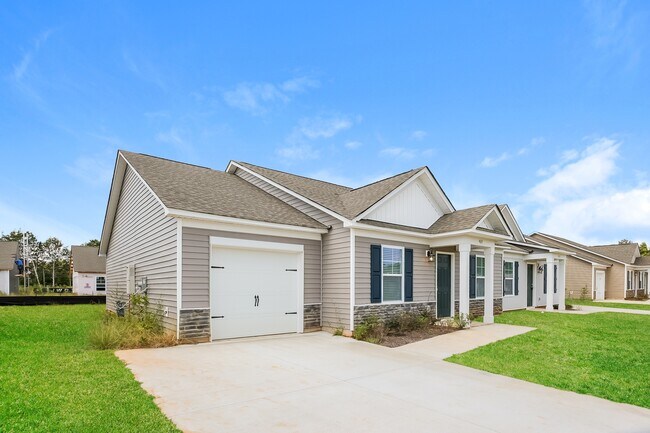Building Photo - 465 Conifer St