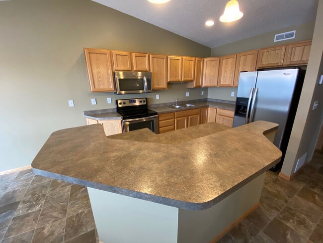 Building Photo - 3 Bed 2 Bath Twin-Home